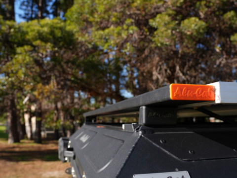 Alu-Cab Querträger 1450mm in Schwarz ohne Füße (2er Set) geeignet für Alu-Cab Dachzelte